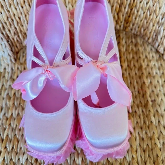 New in box Dolls Kill x SugarThrillz Pink Satin Ruffle Platform Heels - Picture 8 of 10